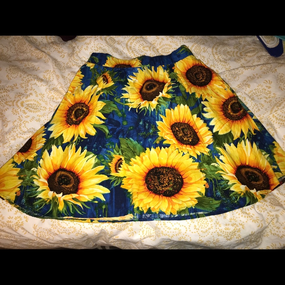Sunflower Patterned Skirt with POCKETS